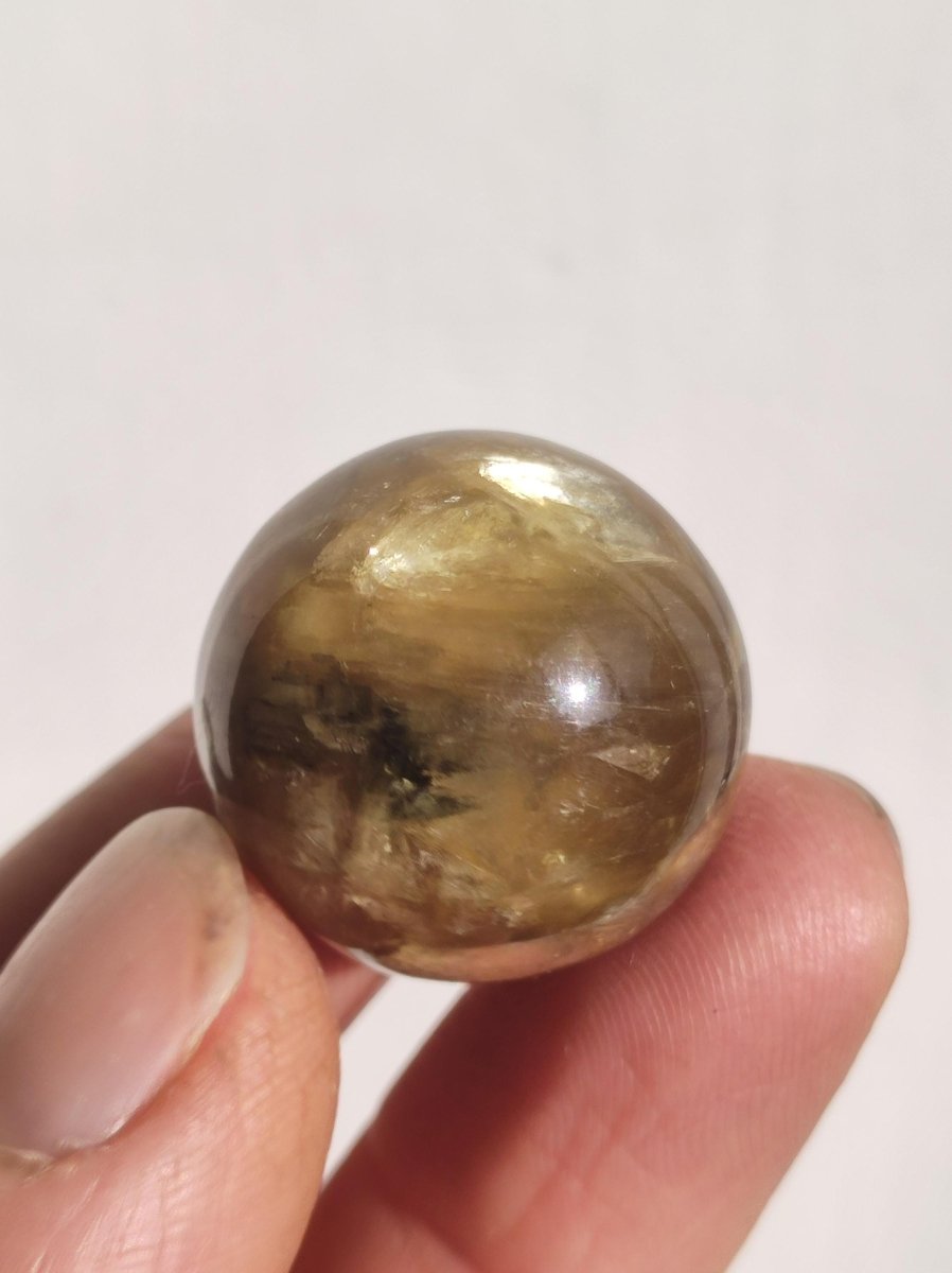 Muskovit / Golden Mica Glimmer - Edelstein Kugel gelb Natur Heilstein Deko Sphere Kristall Geschenk Er Sie Haus Sammler Rarität - Art of Nature Berlin
