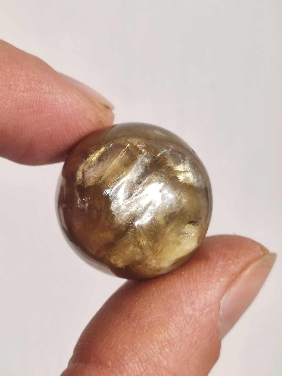 Muskovit / Golden Mica Glimmer - Edelstein Kugel gelb Natur Heilstein Deko Sphere Kristall Geschenk Er Sie Haus Sammler Rarität - Art of Nature Berlin