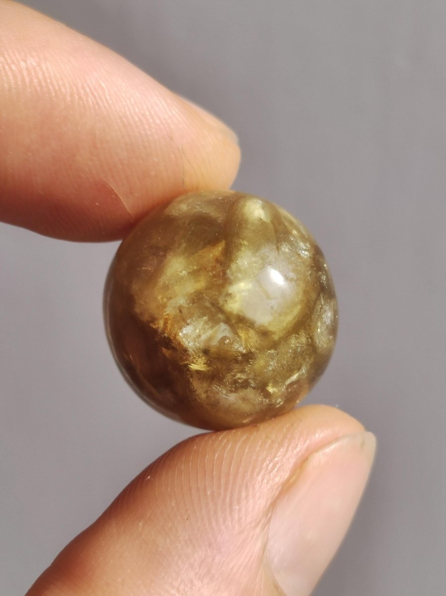 Muskovit / Golden Mica Glimmer - Edelstein Kugel gelb Natur Heilstein Deko Sphere Kristall Geschenk Er Sie Haus Sammler Rarität - Art of Nature Berlin