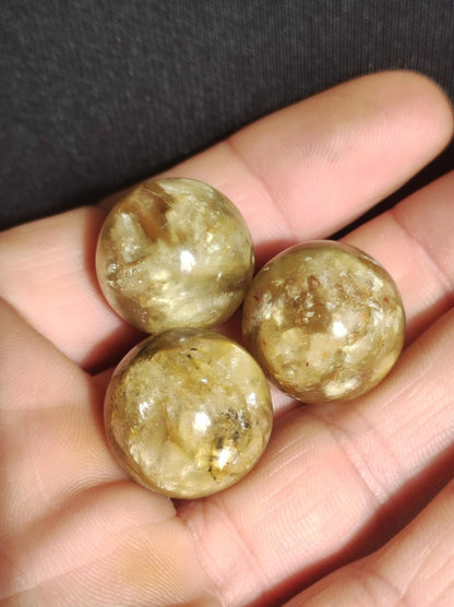 Muskovit / Golden Mica Glimmer - Edelstein Kugel gelb Natur Heilstein Deko Sphere Kristall Geschenk Er Sie Haus Sammler Rarität - Art of Nature Berlin