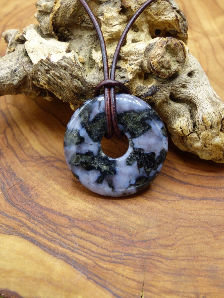 Mystic Gabbro ~ Edelstein Kette 30mm ~HIPPIE ~GOA ~Boho ~Tibet ~Ethno ~Nature ~Donut ~Schutzsymbol ~Heilstein - Art of Nature Berlin