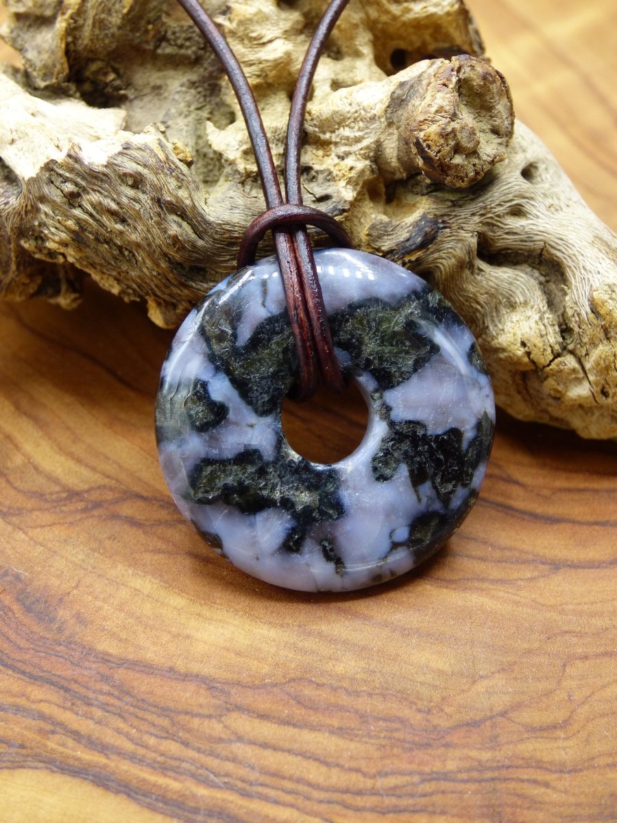 Mystic Gabbro ~ Edelstein Kette 30mm ~HIPPIE ~GOA ~Boho ~Tibet ~Ethno ~Nature ~Donut ~Schutzsymbol ~Heilstein - Art of Nature Berlin