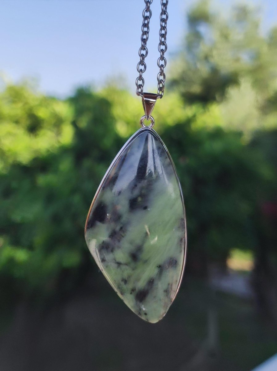 Nephrit Jade ~ 925 Silber Edelstein Kette Heilstein Natur grün Rarität Edel Mann Frau Geschenk Er Sie Freundin Energie Kraft Ruhe Glück - Art of Nature Berlin