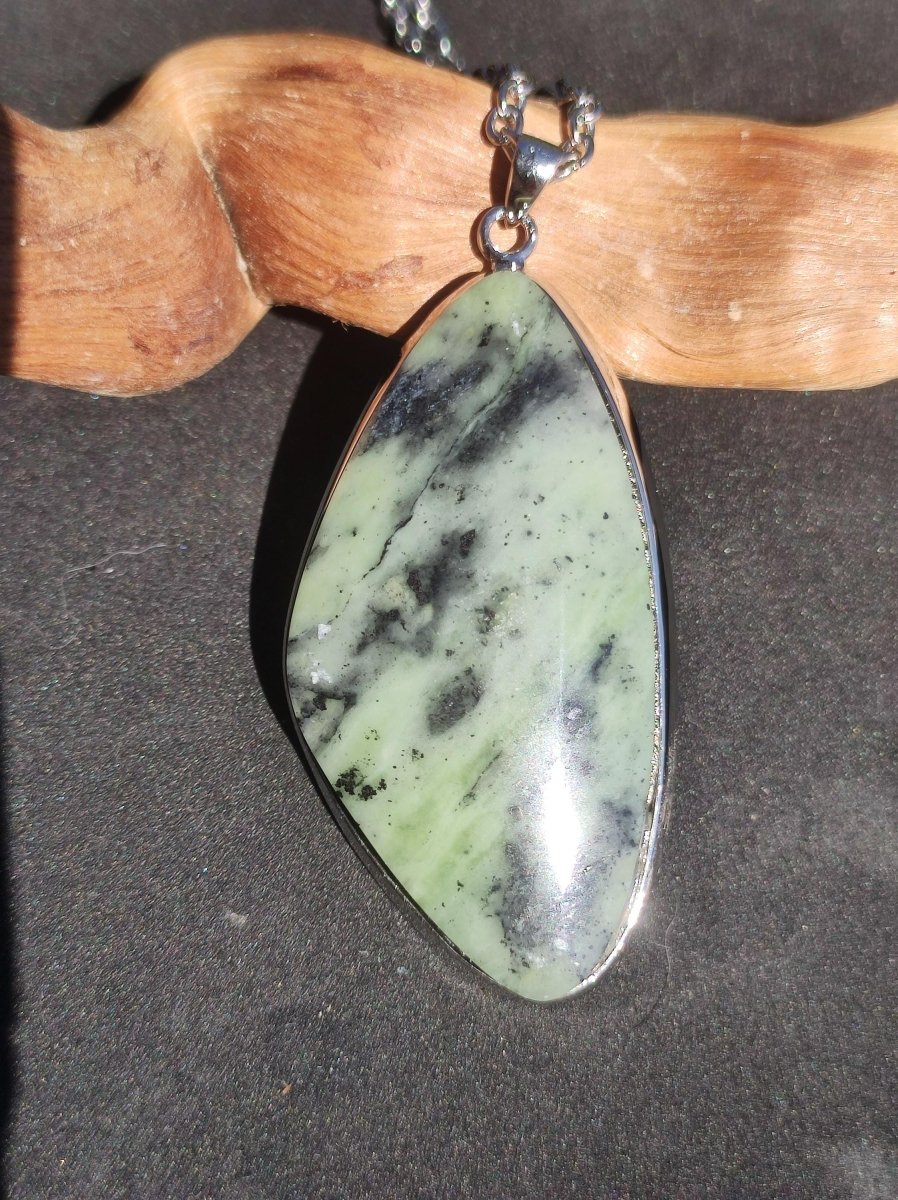 Nephrit Jade ~ 925 Silber Edelstein Kette Heilstein Natur grün Rarität Edel Mann Frau Geschenk Er Sie Freundin Energie Kraft Ruhe Glück - Art of Nature Berlin