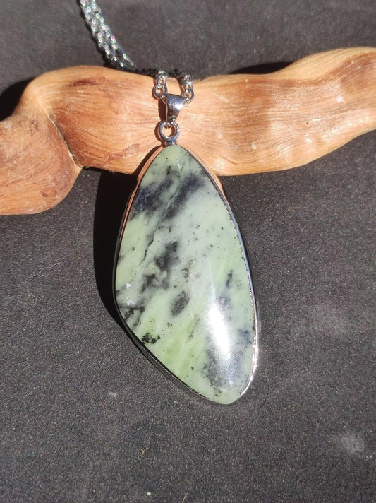 Nephrit Jade ~ 925 Silber Edelstein Kette Heilstein Natur grün Rarität Edel Mann Frau Geschenk Er Sie Freundin Energie Kraft Ruhe Glück - Art of Nature Berlin