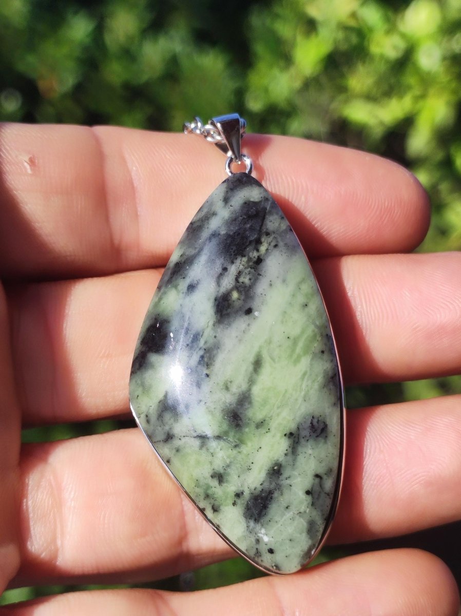 Nephrit Jade ~ 925 Silber Edelstein Kette Heilstein Natur grün Rarität Edel Mann Frau Geschenk Er Sie Freundin Energie Kraft Ruhe Glück - Art of Nature Berlin