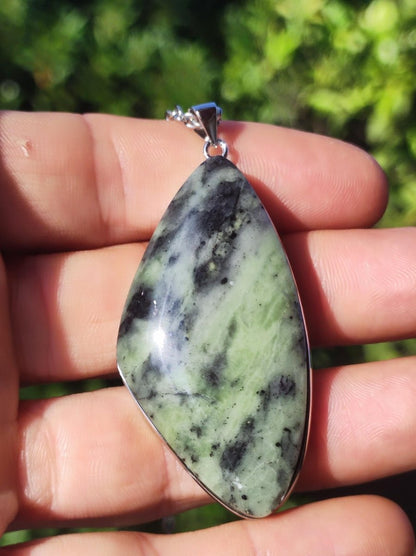 Nephrit Jade ~ 925 Silber Edelstein Kette Heilstein Natur grün Rarität Edel Mann Frau Geschenk Er Sie Freundin Energie Kraft Ruhe Glück - Art of Nature Berlin