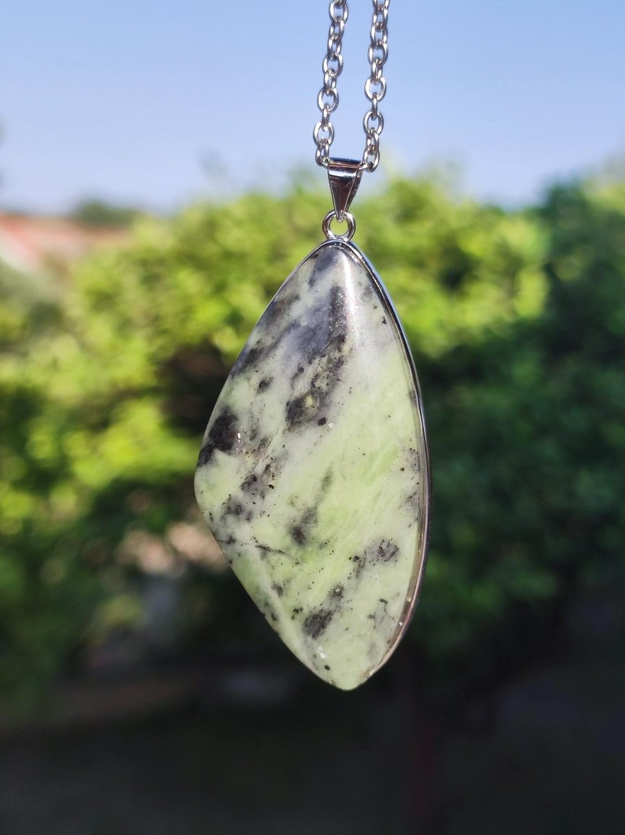 Nephrit Jade ~ 925 Silber Edelstein Kette Heilstein Natur grün Rarität Edel Mann Frau Geschenk Er Sie Freundin Energie Kraft Ruhe Glück - Art of Nature Berlin