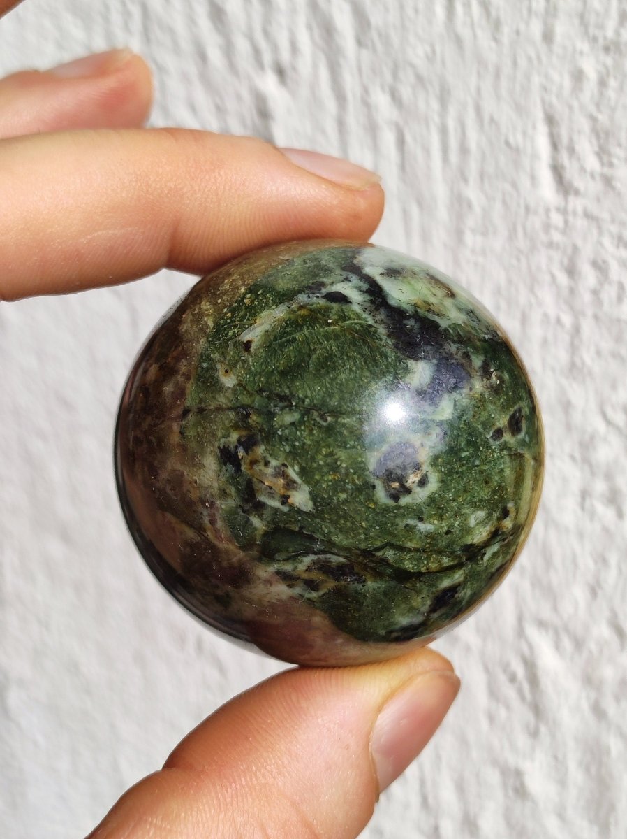 Nephrit Jade ~ Magische Edelstein Kugel Massage & Deko Sphere Crystal Spielkugel Meditation ~HIPPIE ~GOA~Boho~Ethno~Heilstein - Art of Nature Berlin