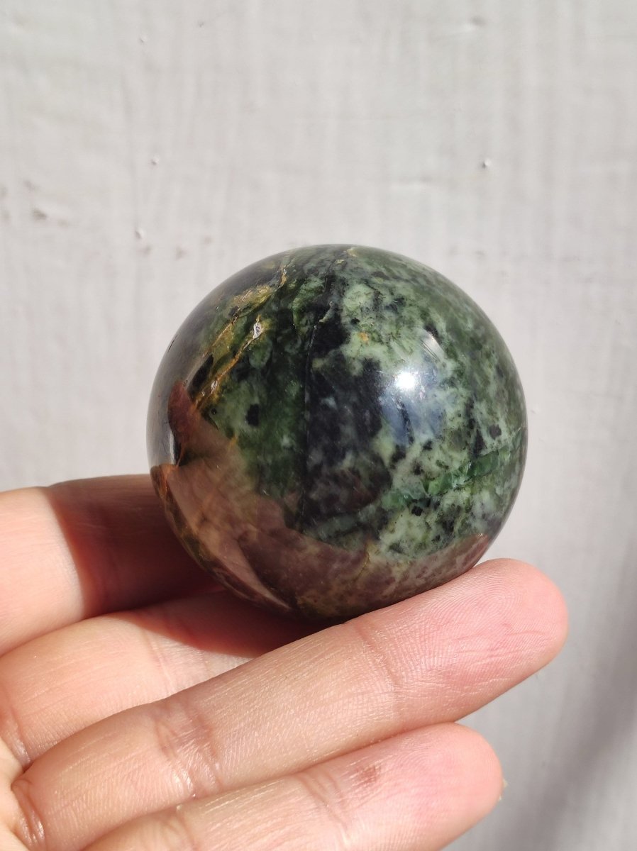 Nephrit Jade ~ Magische Edelstein Kugel Massage & Deko Sphere Crystal Spielkugel Meditation ~HIPPIE ~GOA~Boho~Ethno~Heilstein - Art of Nature Berlin