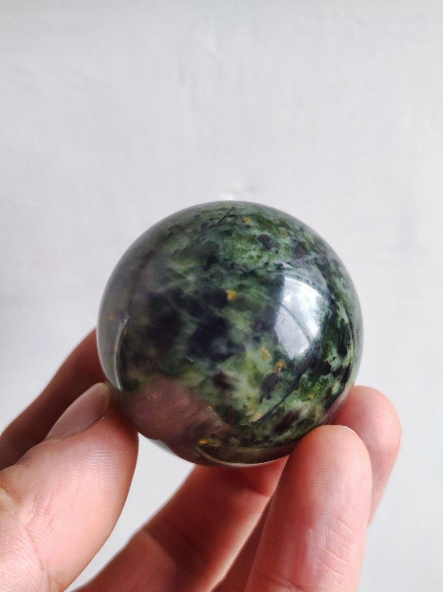 Nephrit Jade ~ Magische Edelstein Kugel Massage & Deko Sphere Crystal Spielkugel Meditation ~HIPPIE ~GOA~Boho~Ethno~Heilstein - Art of Nature Berlin