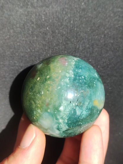 Ocean Jaspis - Edelstein Kugel Natur Heilstein Deko Kristall Geschenk Er Sie Mann Frau Haus Wohnung Energie Kraft Grün bunt Rarität - Art of Nature Berlin