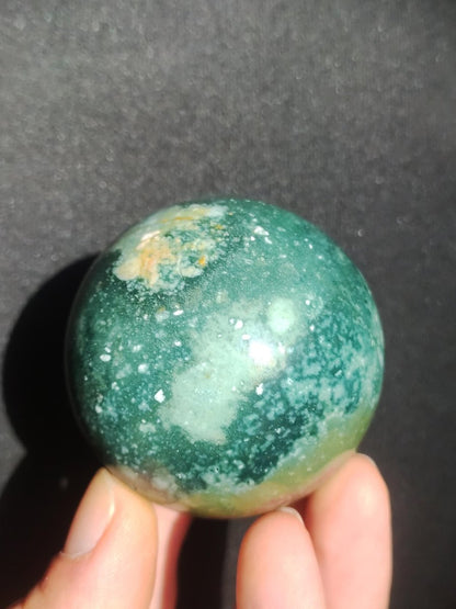 Ocean Jaspis - Edelstein Kugel Natur Heilstein Deko Kristall Geschenk Er Sie Mann Frau Haus Wohnung Energie Kraft Grün bunt Rarität - Art of Nature Berlin