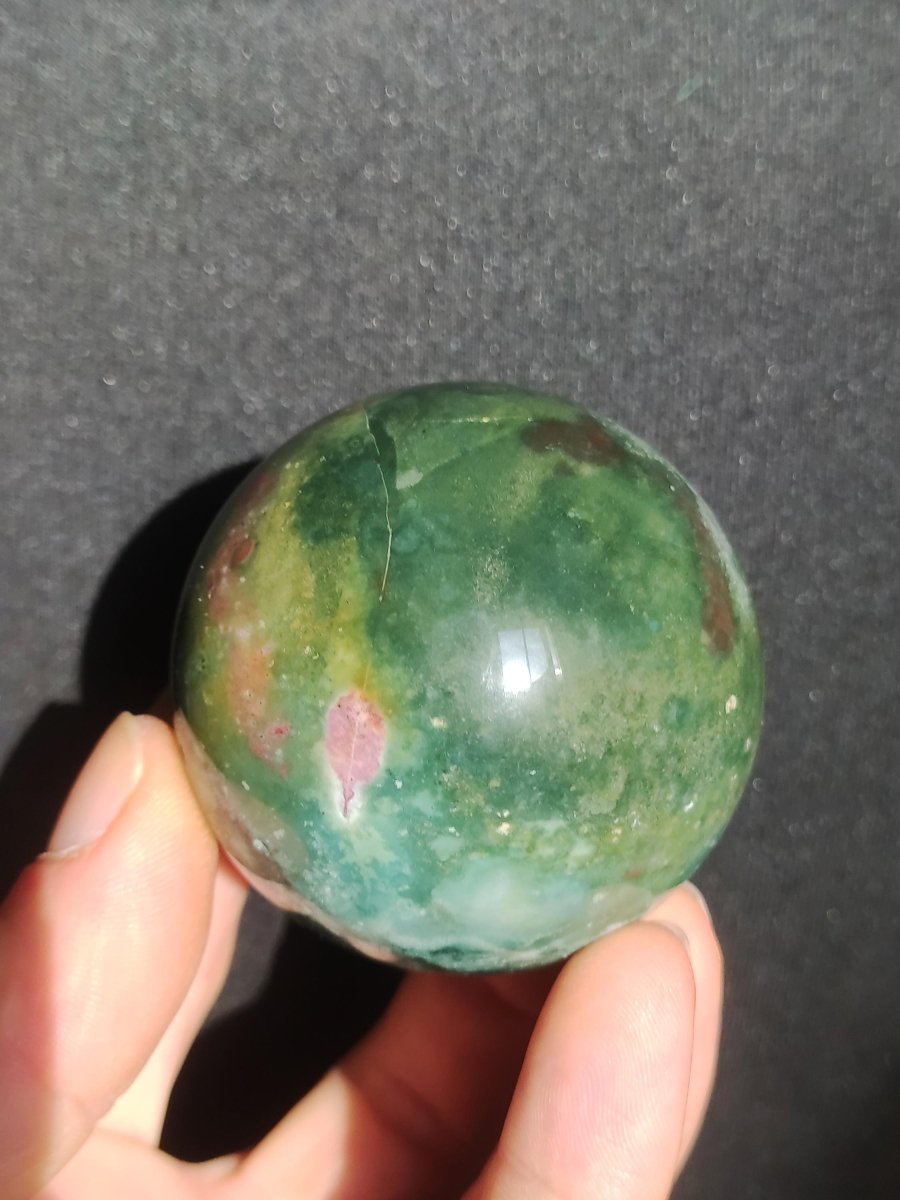 Ocean Jaspis - Edelstein Kugel Natur Heilstein Deko Kristall Geschenk Er Sie Mann Frau Haus Wohnung Energie Kraft Grün bunt Rarität - Art of Nature Berlin