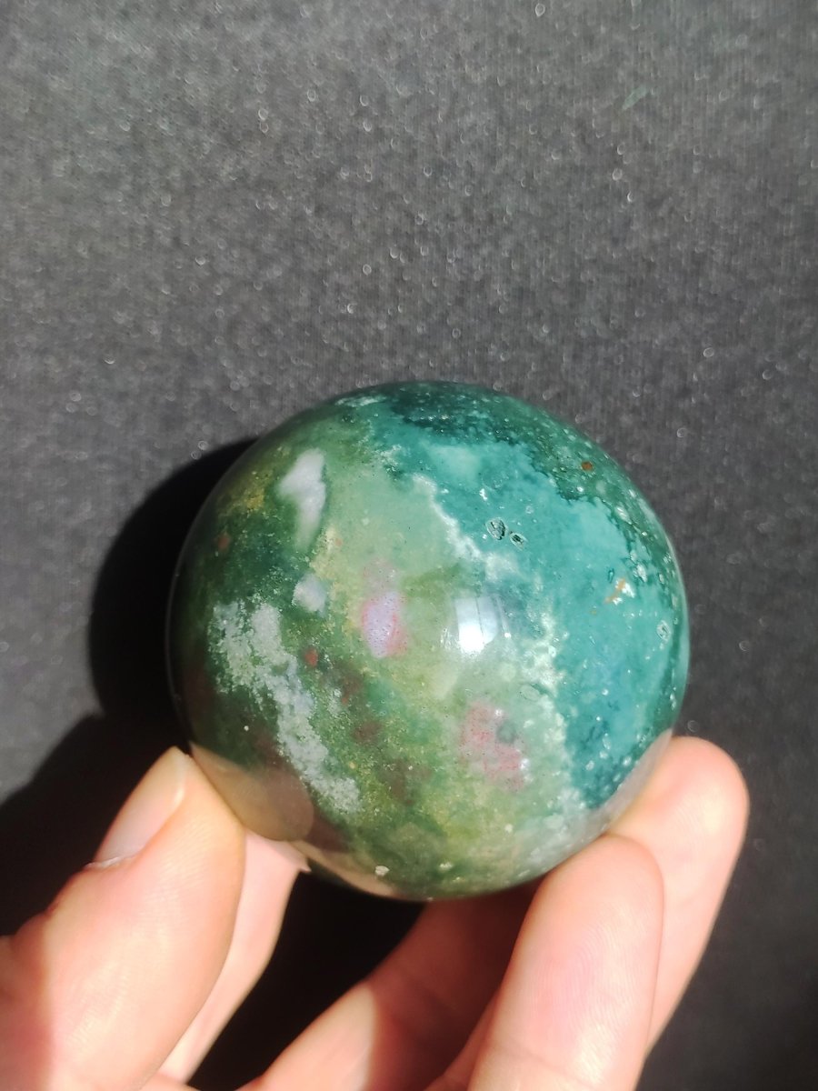 Ocean Jaspis - Edelstein Kugel Natur Heilstein Deko Kristall Geschenk Er Sie Mann Frau Haus Wohnung Energie Kraft Grün bunt Rarität - Art of Nature Berlin