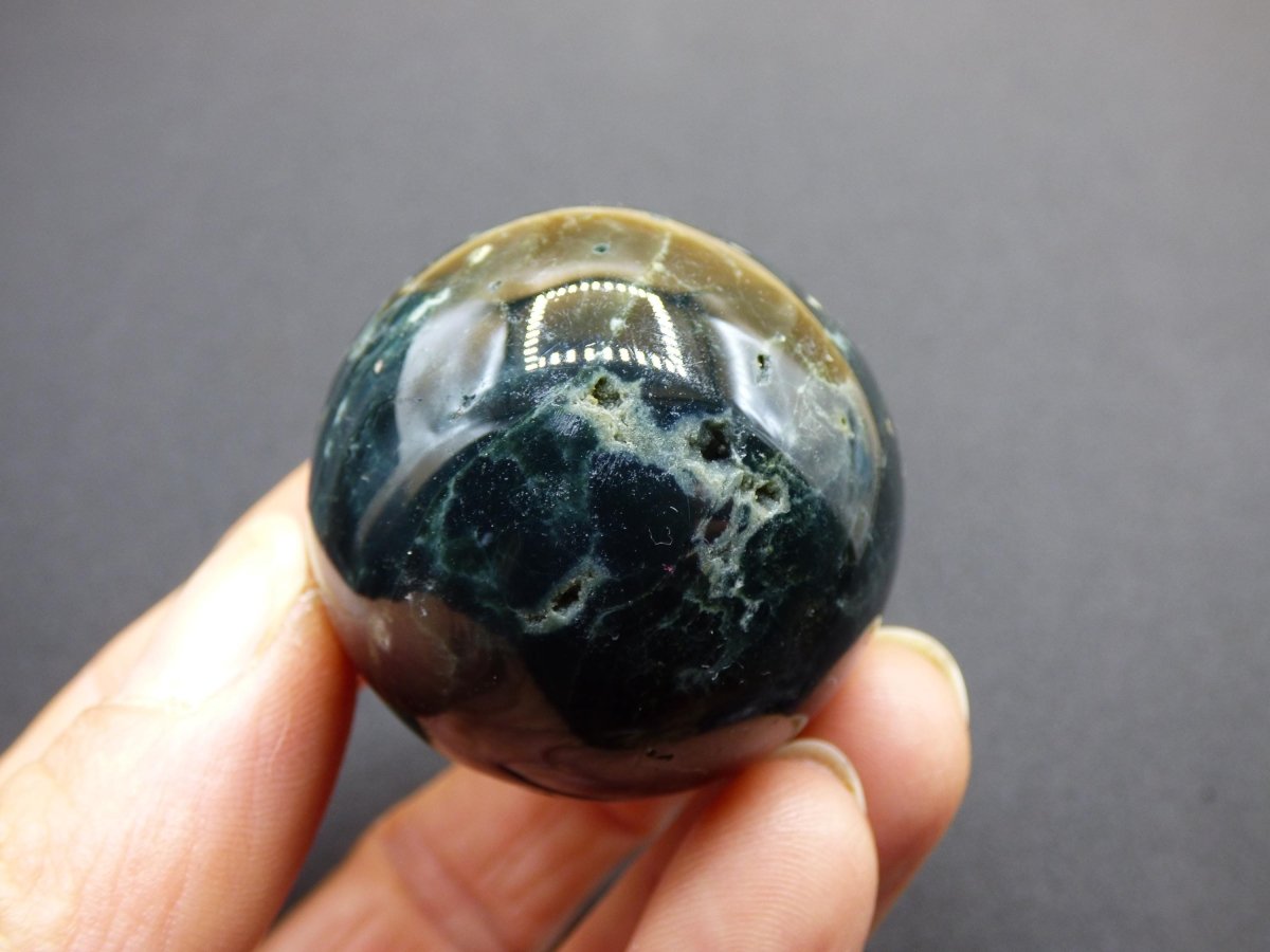 Ocean Jaspis grün - Edelstein Kugel Natur Heilstein Deko Kristall Geschenk Er Sie Mann Frau Haus Wohnung Energie Selten - Art of Nature Berlin