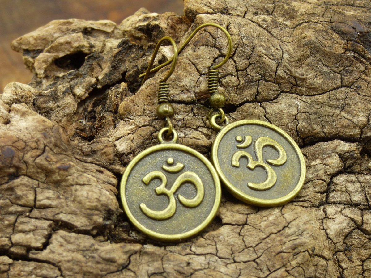 Ohrringe OM / Aum ~ Antik Bronze Anhänger ~Goa ~Hippie ~Vintage ~Indien ~Boho ~Ethno - Art of Nature Berlin