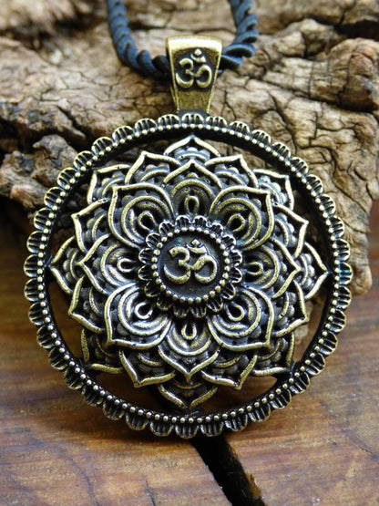 OM ॐ Sanskrit Aum Mandala Amulet Kette (10) Antik Bronze ~Tibet ~HIPPIE~GOA~Boho~Tibet~Ethno~Nature~Esoterik~Ethnic~Indian~Hindus~Buddhismus - Art of Nature Berlin