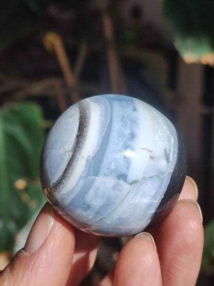 Opal "Blue Owyhee"~ Magische Edelstein Kugel Deko selten Massage Sphere Crystal Spielkugel Meditation GOA Ethno Heilstein Naturschatz Haus - Art of Nature Berlin