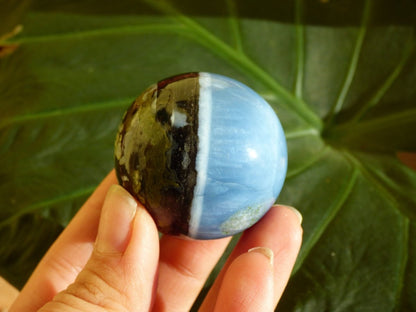 Opal "Blue Owyhee"~ Magische Edelstein Kugel Deko selten Massage Sphere Crystal Spielkugel Meditation GOA Ethno Heilstein Naturschatz Haus - Art of Nature Berlin