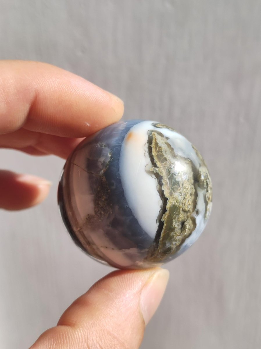 Opal "Blue Owyhee"~ Magische Edelstein Kugel Deko selten Massage Sphere Crystal Spielkugel Meditation GOA Ethno Heilstein Naturschatz Haus - Art of Nature Berlin