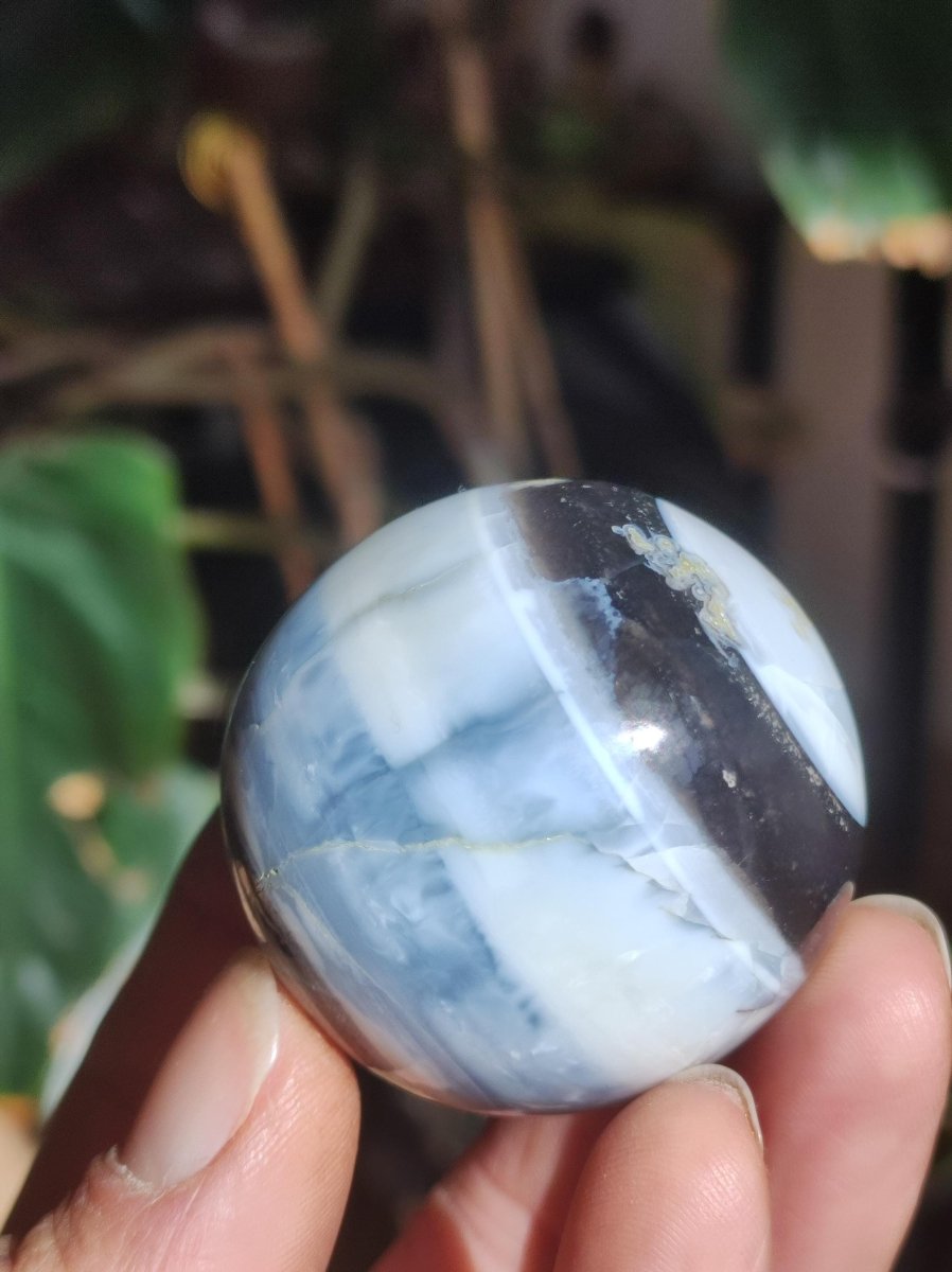 Opal "Blue Owyhee"~ Magische Edelstein Kugel Deko selten Massage Sphere Crystal Spielkugel Meditation GOA Ethno Heilstein Naturschatz Haus - Art of Nature Berlin