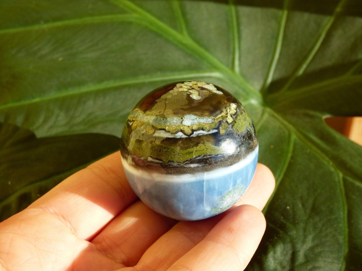 Opal "Blue Owyhee"~ Magische Edelstein Kugel Deko selten Massage Sphere Crystal Spielkugel Meditation GOA Ethno Heilstein Naturschatz Haus - Art of Nature Berlin