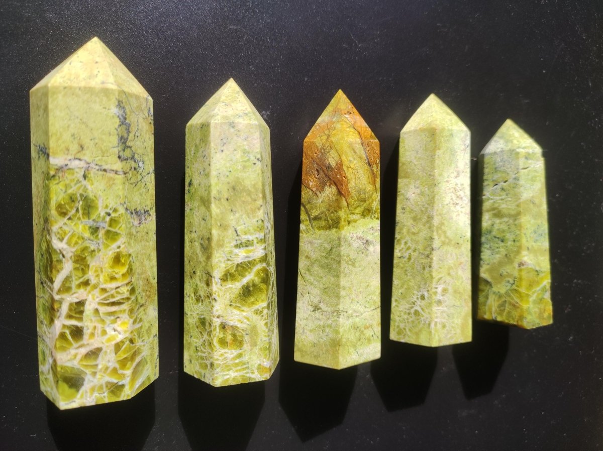 Opal grün ~ Kristall Point Spitze Turm Obelisk ~ Magische Edelstein Deko Massagestab Crystal HIPPIE GOA Ethno Heilstein Naturschatz - Art of Nature Berlin