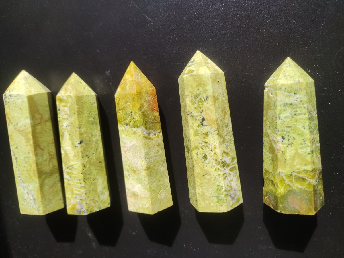 Opal grün ~ Kristall Point Spitze Turm Obelisk ~ Magische Edelstein Deko Massagestab Crystal HIPPIE GOA Ethno Heilstein Naturschatz - Art of Nature Berlin