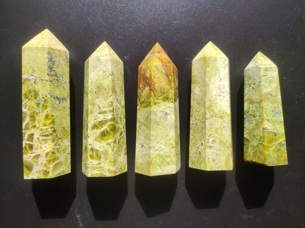 Opal grün ~ Kristall Point Spitze Turm Obelisk ~ Magische Edelstein Deko Massagestab Crystal HIPPIE GOA Ethno Heilstein Naturschatz - Art of Nature Berlin
