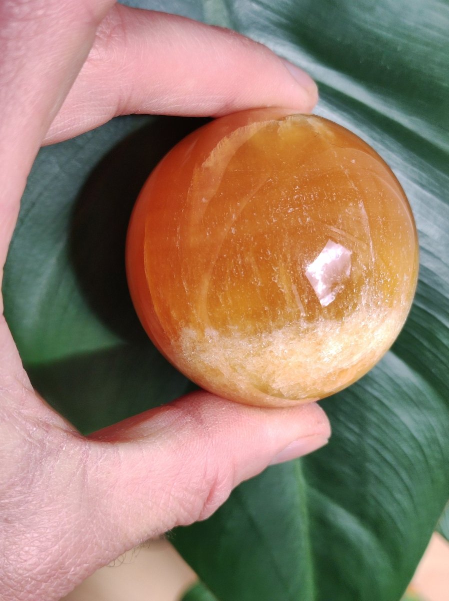 Orange Calcit ~ Magische Edelstein Kugel Massage Haus Deko Sphere Crystal Spielkugel Meditation GOA Ethno Heilstein Naturschatz Sammler - Art of Nature Berlin