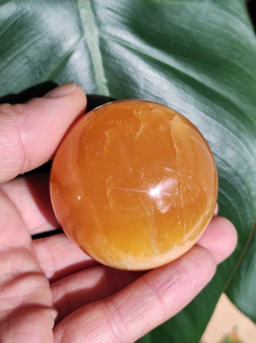 Orange Calcit ~ Magische Edelstein Kugel Massage Haus Deko Sphere Crystal Spielkugel Meditation GOA Ethno Heilstein Naturschatz Sammler - Art of Nature Berlin