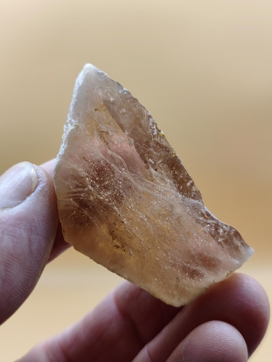 Orange Champagner Topas Rohstein aus der Ukraine | Natürlicher Edelstein Honigfarbener Topas Kristall Unikat Sammlermineral - Art of Nature Berlin