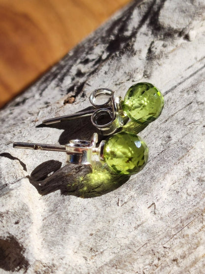 Peridot Ohrstecker - 925 Sterling Silber Ohrringe grün - Edelstein Heilstein Energie Kraft Frauen Ohr Schmuck Hochwertig Edel blau Rarität - Art of Nature Berlin