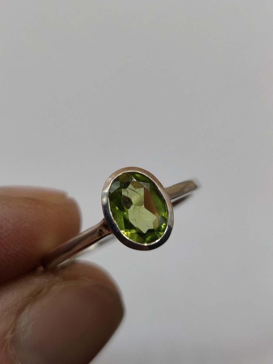 Peridot - Ring - 925 Silber Größe 17 (53) - Edelstein Heilstein Edel Energie Kraft Schmuck Hochwertig Rarität Selten Geschenk Frau - Art of Nature Berlin