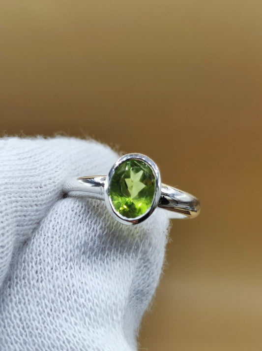 Peridot - Ring - 925 Silber Größe 17 (53) - Edelstein Heilstein Edel Energie Kraft Schmuck Hochwertig - Art of Nature Berlin