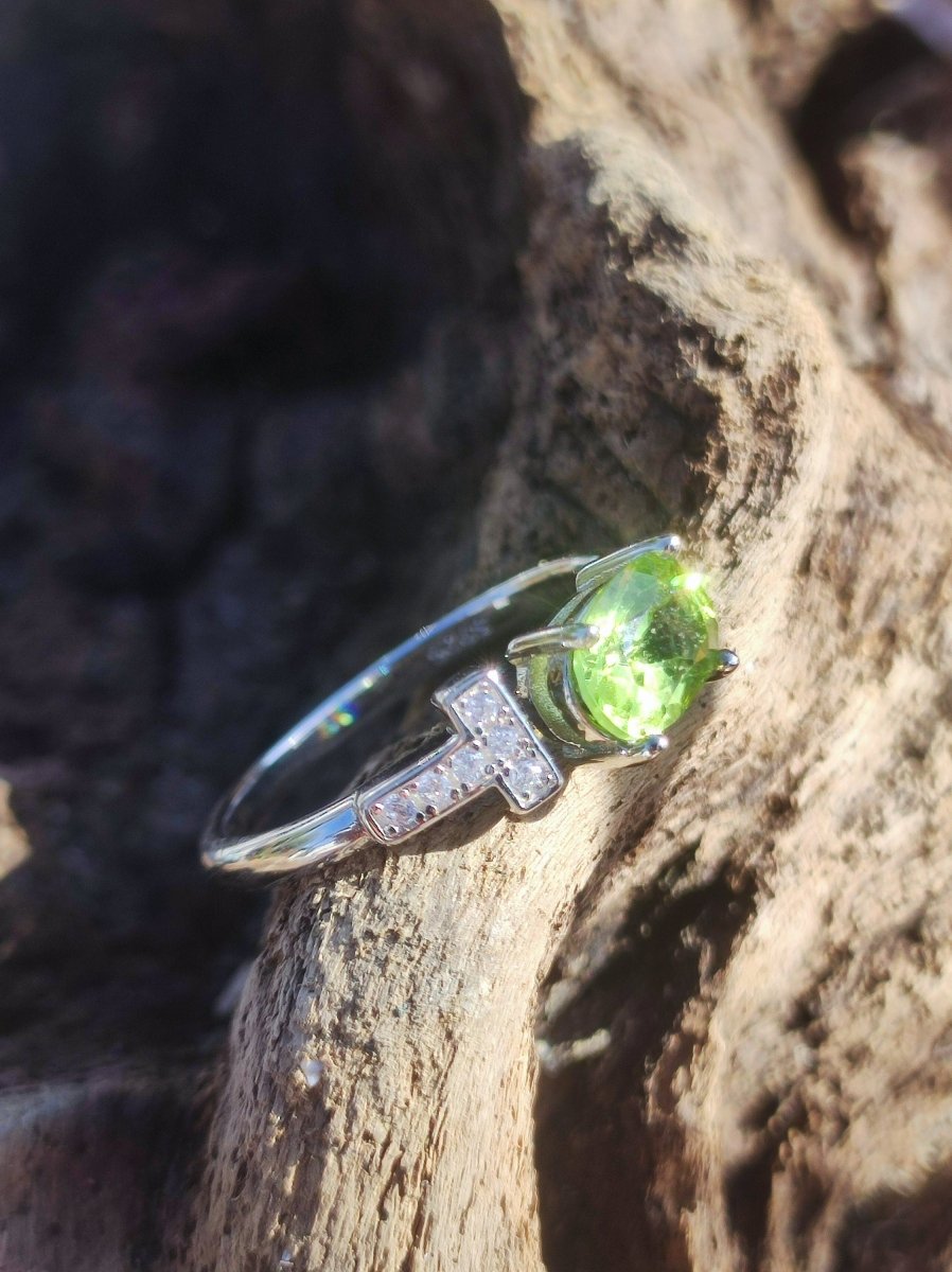 Peridot Ring - 925 Silber verstellbare Größe Edelstein Heilstein grün Edel Energie Kraft Schmuck Hochwertig Rarität Geschenk Frau Freundin - Art of Nature Berlin