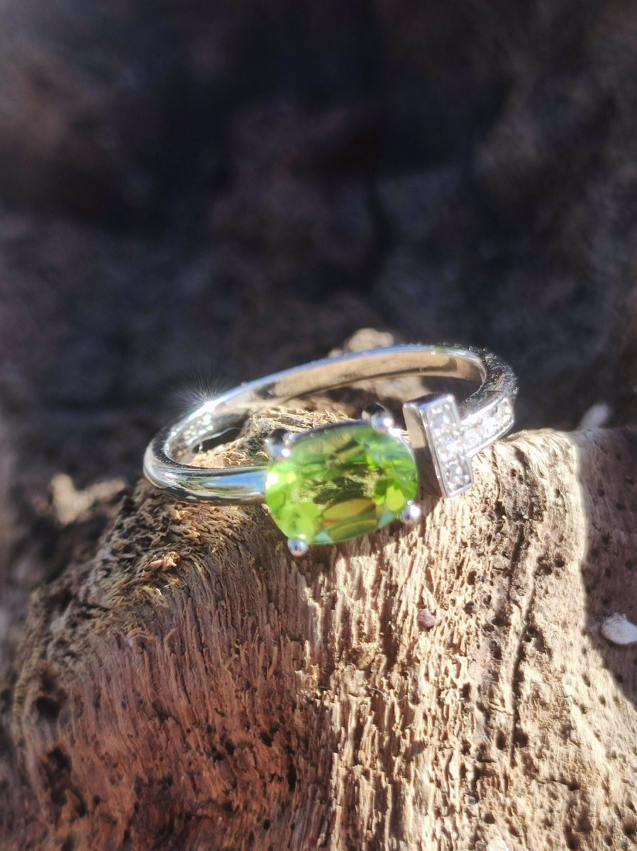 Peridot Ring - 925 Silber verstellbare Größe Edelstein Heilstein grün Edel Energie Kraft Schmuck Hochwertig Rarität Geschenk Frau Freundin - Art of Nature Berlin