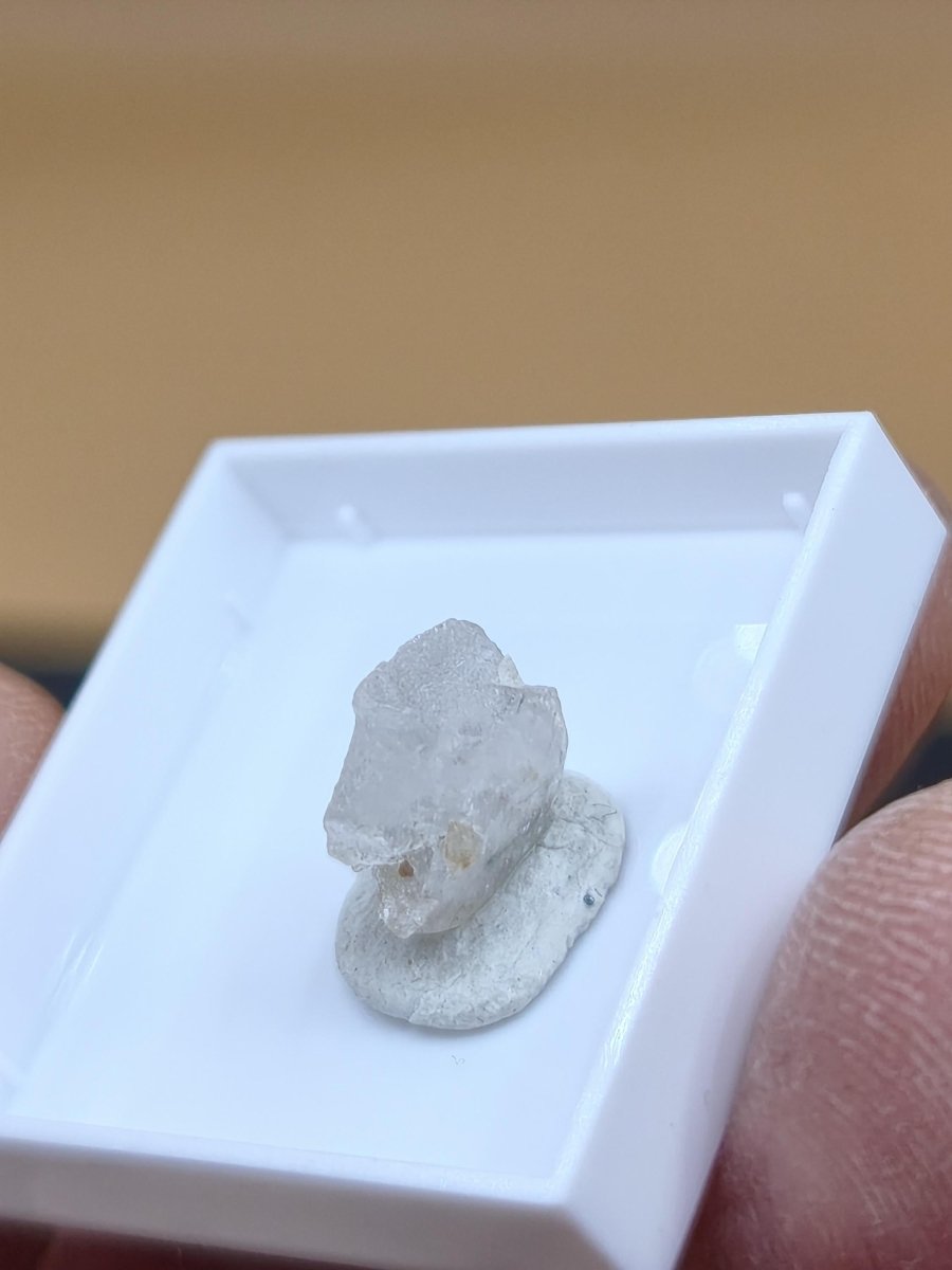 Phenakit AAA Sammlerqualität Rarität roh Sammler Stufe Edelstein Deko Kristall Heilstein seltene Mineralien Kollektion Meditation Wertanlage - Art of Nature Berlin