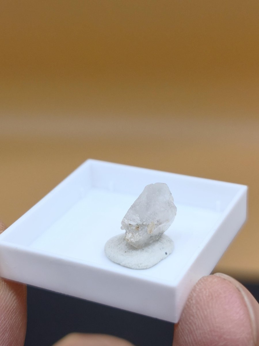 Phenakit AAA Sammlerqualität Rarität roh Sammler Stufe Edelstein Deko Kristall Heilstein seltene Mineralien Kollektion Meditation Wertanlage - Art of Nature Berlin