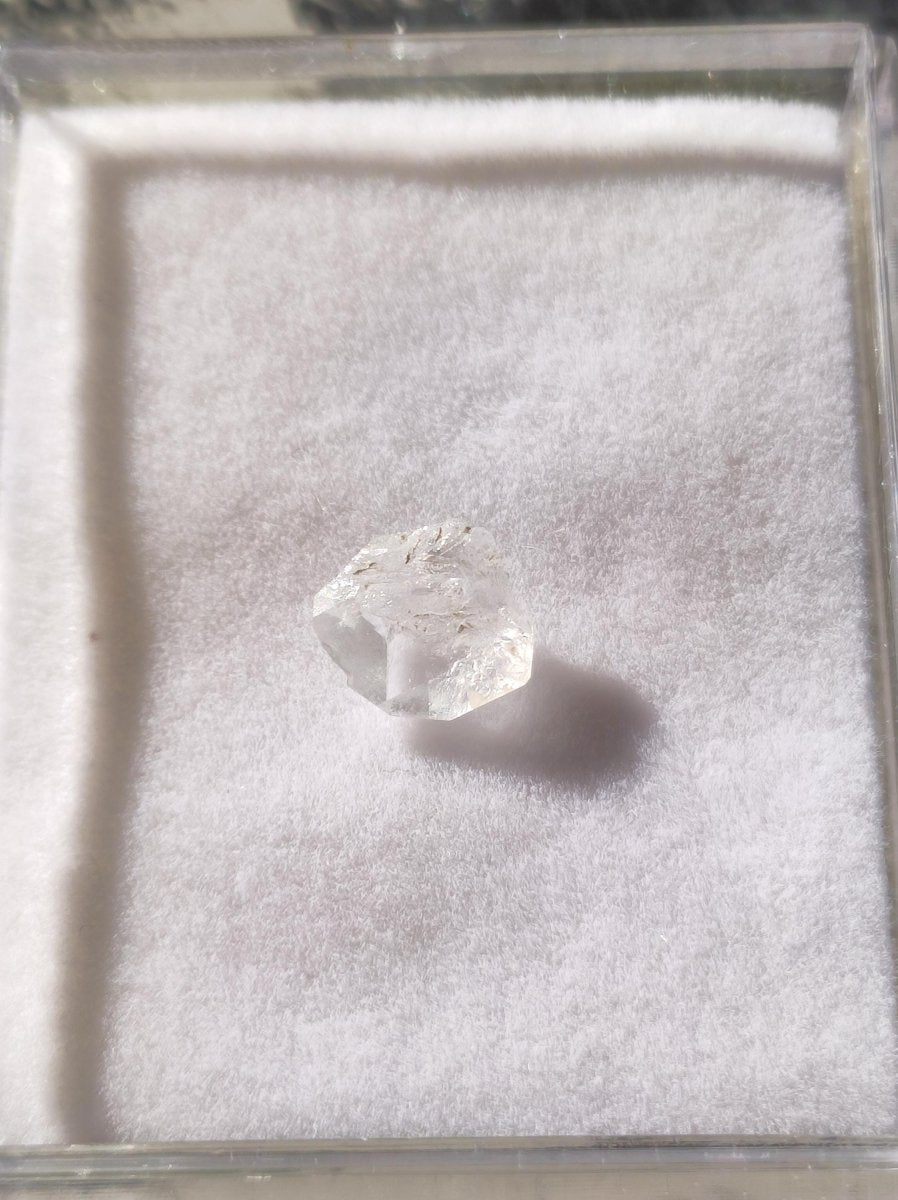 Phenakit AAA Sammlerqualität Rarität roh Sammler Stufe Edelstein Deko Kristall Heilstein seltene Mineralien Kollektion Meditation Wertanlage - Art of Nature Berlin