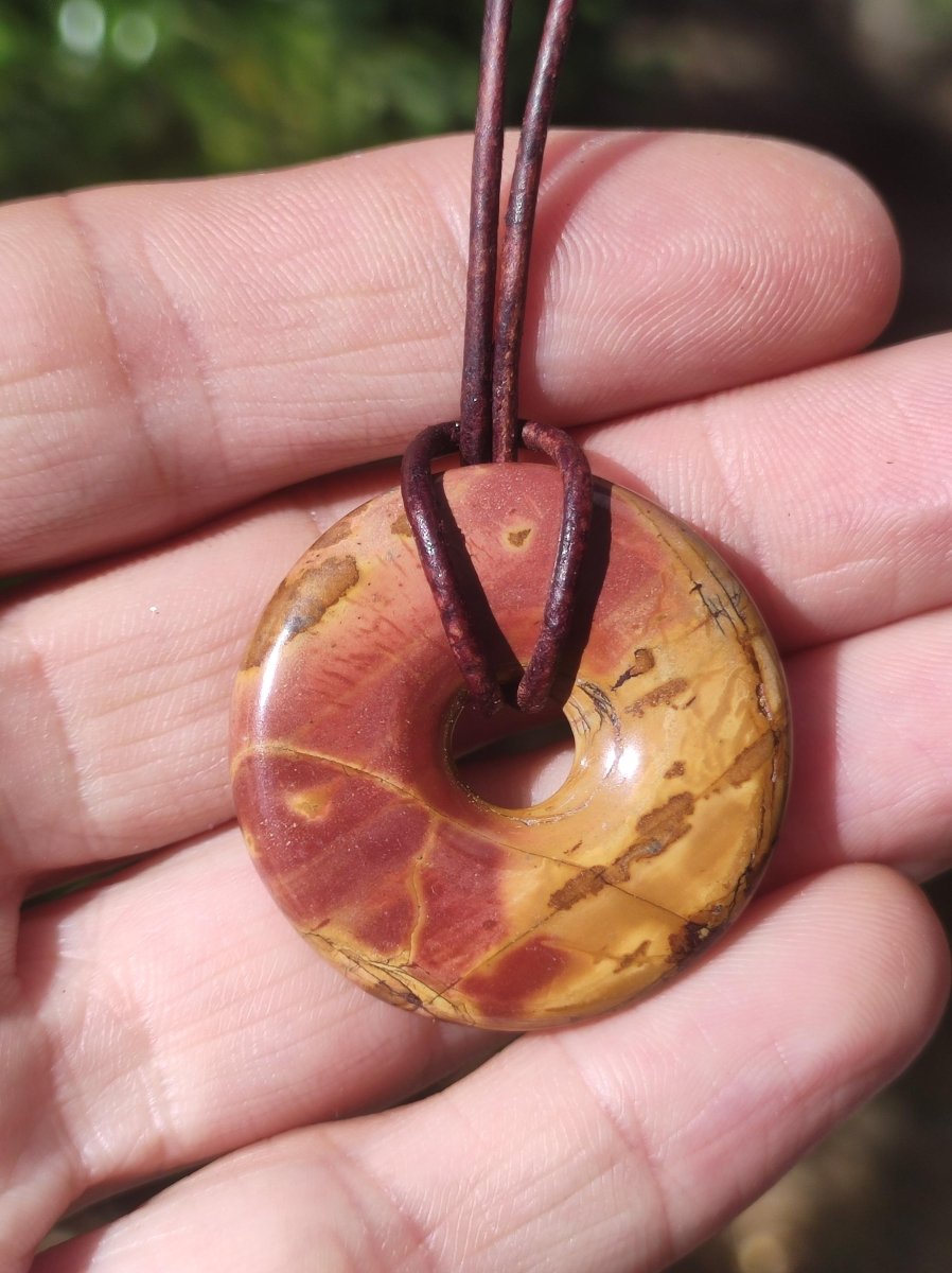 Picasso Jaspis 30mm Donut Edelstein Kette HIPPIE GOA Boho Ethno Nature Donut Schutzsymbol Heilstein Sammler Unikat Mann Frau Er Sie Geschenk - Art of Nature Berlin