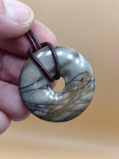 Picasso Jaspis 30mm Donut Edelstein Kette HIPPIE GOA Boho Ethno Nature Donut Schutzsymbol Heilstein Sammler Unikat Mann Frau Er Sie Geschenk - Art of Nature Berlin