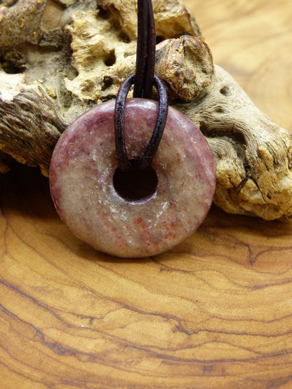 Piemontit Quarz ~ Edelstein Kette ~HIPPIE ~GOA ~Boho ~Tibet ~Ethno ~Nature ~Donut ~Schutzsymbol ~Heilstein rot rosa - Art of Nature Berlin