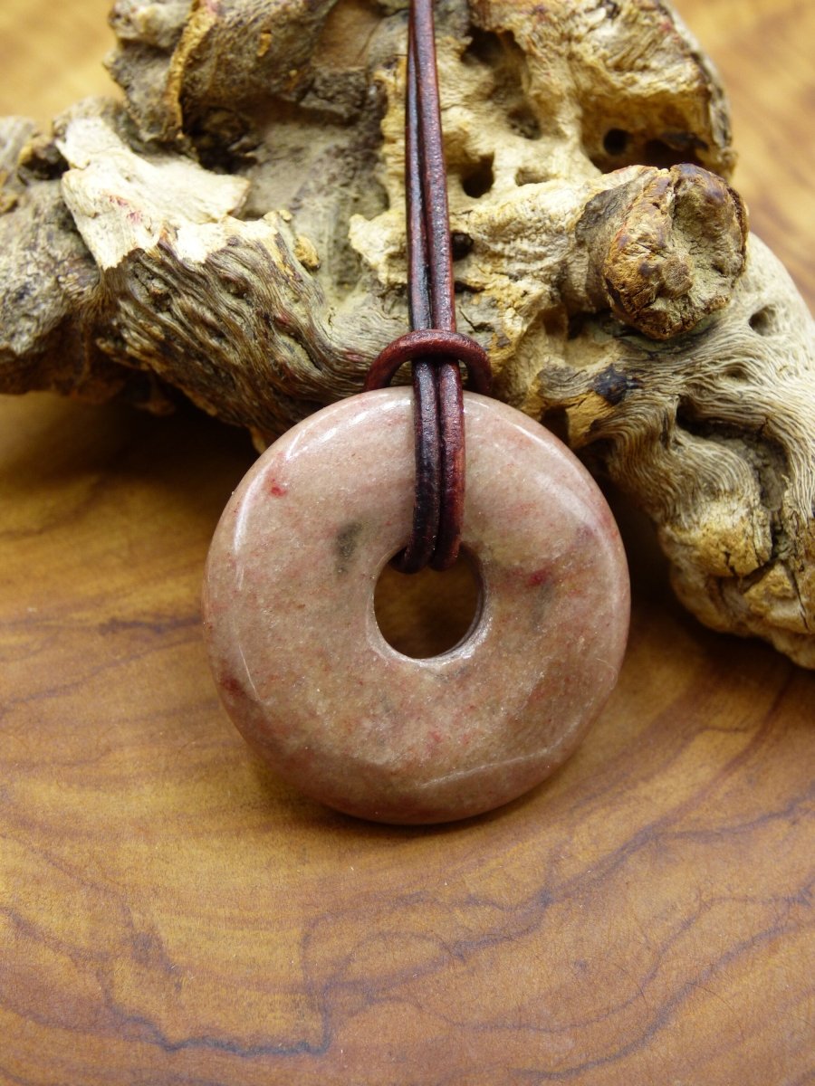 Piemontit Quarz ~ Edelstein Kette ~HIPPIE ~GOA ~Boho ~Tibet ~Ethno ~Nature ~Donut ~Schutzsymbol ~Heilstein rot rosa - Art of Nature Berlin