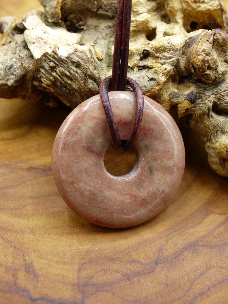 Piemontit Quarz ~ Edelstein Kette ~HIPPIE ~GOA ~Boho ~Tibet ~Ethno ~Nature ~Donut ~Schutzsymbol ~Heilstein rot rosa - Art of Nature Berlin