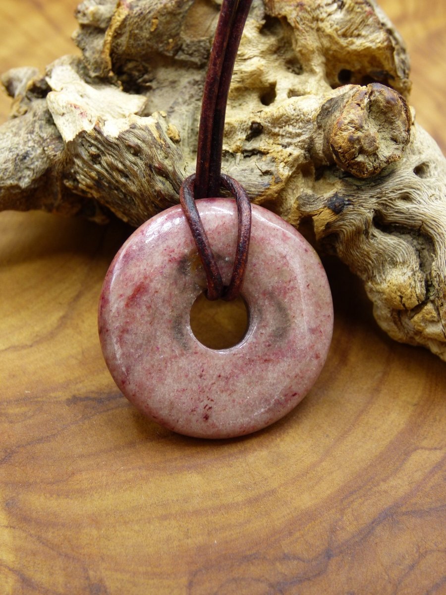 Piemontit Quarz ~ Edelstein Kette ~HIPPIE ~GOA ~Boho ~Tibet ~Ethno ~Nature ~Donut ~Schutzsymbol ~Heilstein rot rosa - Art of Nature Berlin