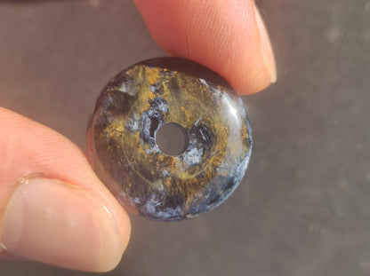 Pietersite blau ~ Donut Edelstein Kette Natur Rarität selten Schutzsymbol Heilstein Kristall HIPPIE Boho Ethno Mann Frau Geschenk Er Sie - Art of Nature Berlin