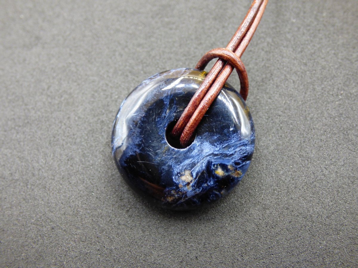 Pietersite blau ~ Donut Edelstein Kette Natur Rarität selten Schutzsymbol Heilstein Kristall HIPPIE Boho Ethno Mann Frau Geschenk Er Sie - Art of Nature Berlin