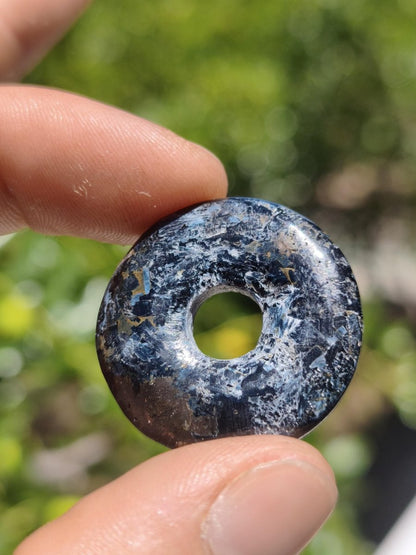 Pietersite blau - Edelstein Donut Kette Rarität selten Schutzsymbol Heilstein Kristall HIPPIE Boho Tibet Ethno Mann Frau Geschenk Er Sie - Art of Nature Berlin